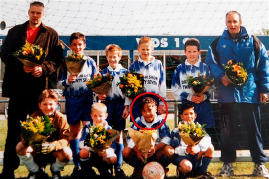 10年前他在餐廳洗碗，老板勸他放棄踢球，今天他是史上最貴的后衛(wèi)|餐飲界