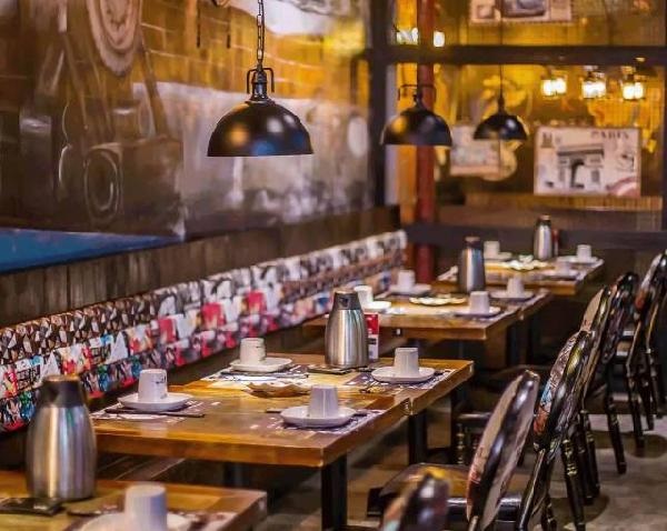 這餐館點什么有什么？但可能馬上關(guān)門了！