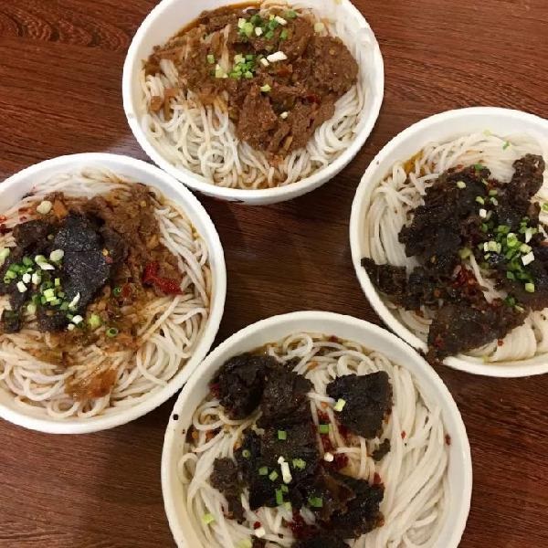 我們常德人的一天，是從嗦一碗米粉開始的