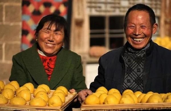 武漢丨過早可以不吃熱干面，但過年絕不能不吃糍粑。