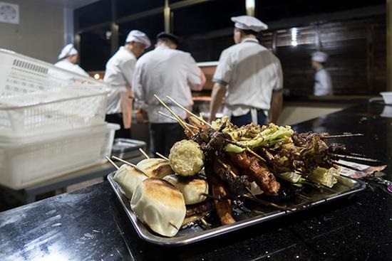 你一年要“吃”多少錢(qián)？數(shù)據(jù)表明去年餐飲業(yè)收入接近4萬(wàn)億元