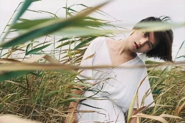 驚艷了！90后美女竟用面做成瓜子，人民日?qǐng)?bào)都為其打call