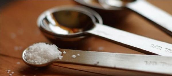 鹽吃多了變傻，吃少了又容易死......到底要我怎樣？