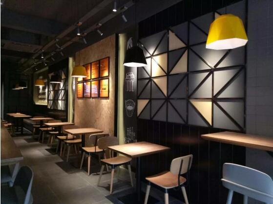 不正常背后有邏輯，走進(jìn)玉華煲仔王