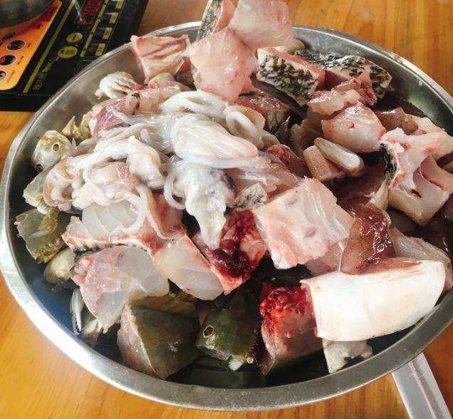 只賣一道清水煮“菜”，它卻火了20年