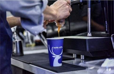 瑞幸咖啡起訴星巴克：這樣的“碰瓷+燒錢營銷”是否用力過猛？