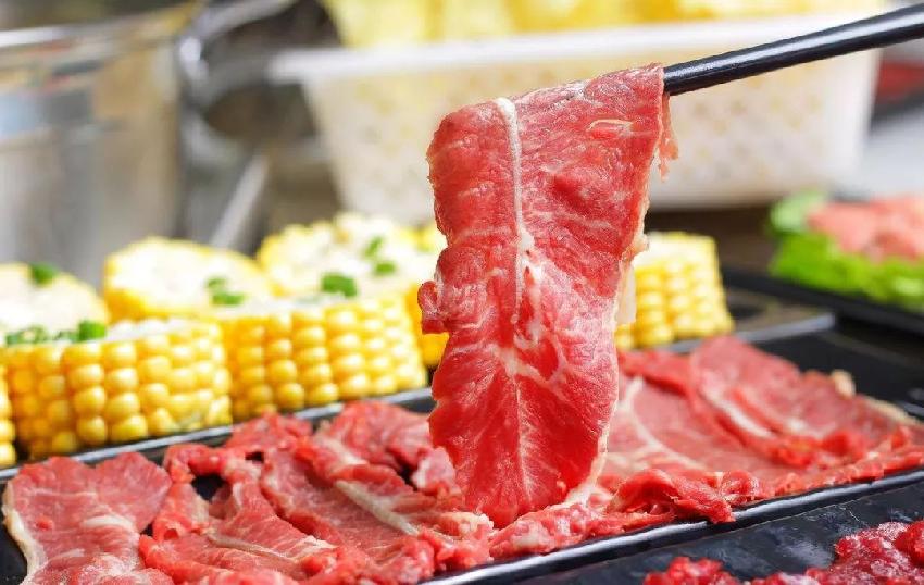 吃一個小時火鍋撈出8只蟑螂，店老板：不符合常理