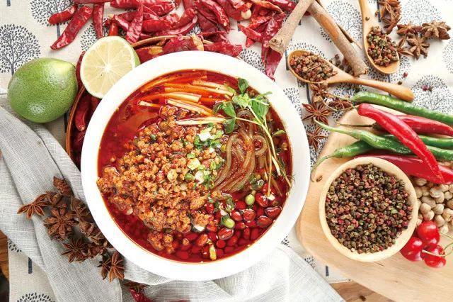 獲千萬級融資，粉絲過百萬！網(wǎng)紅美女把酸辣粉賣到全世界！