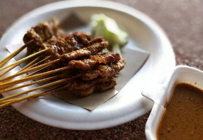 一塊有靈性的牛肉后面必定有一碟沙茶醬！