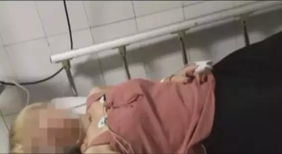 餐廳服務(wù)員誤把“環(huán)保油”當茶水，顧客食用后病危|餐飲界