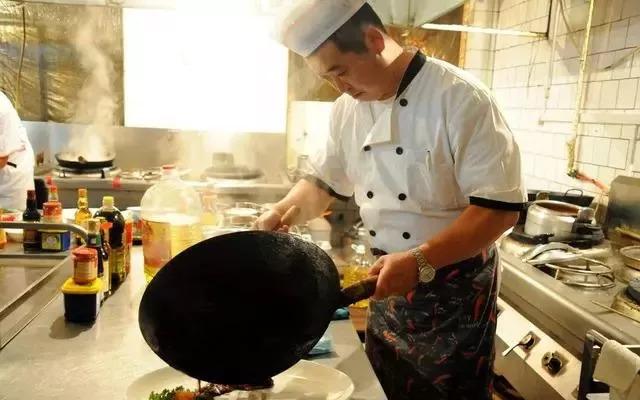 開餐廳四個數(shù)據(jù)定生死，不會算你就永遠(yuǎn)做不大！