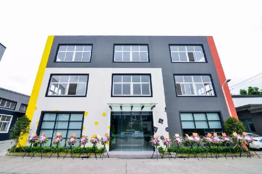 無(wú)奈宣布裁員，瑞幸和連咖啡已迫近星巴克腹地？