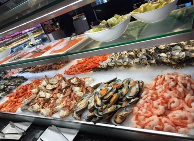 自助餐老板：我們餐廳會吃倒？只要有人喜歡吃海鮮，我就能賺翻！