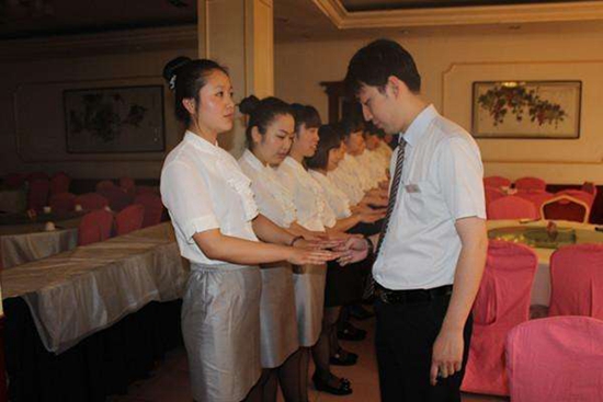 怎樣才能做一個餐廳的好領(lǐng)班？