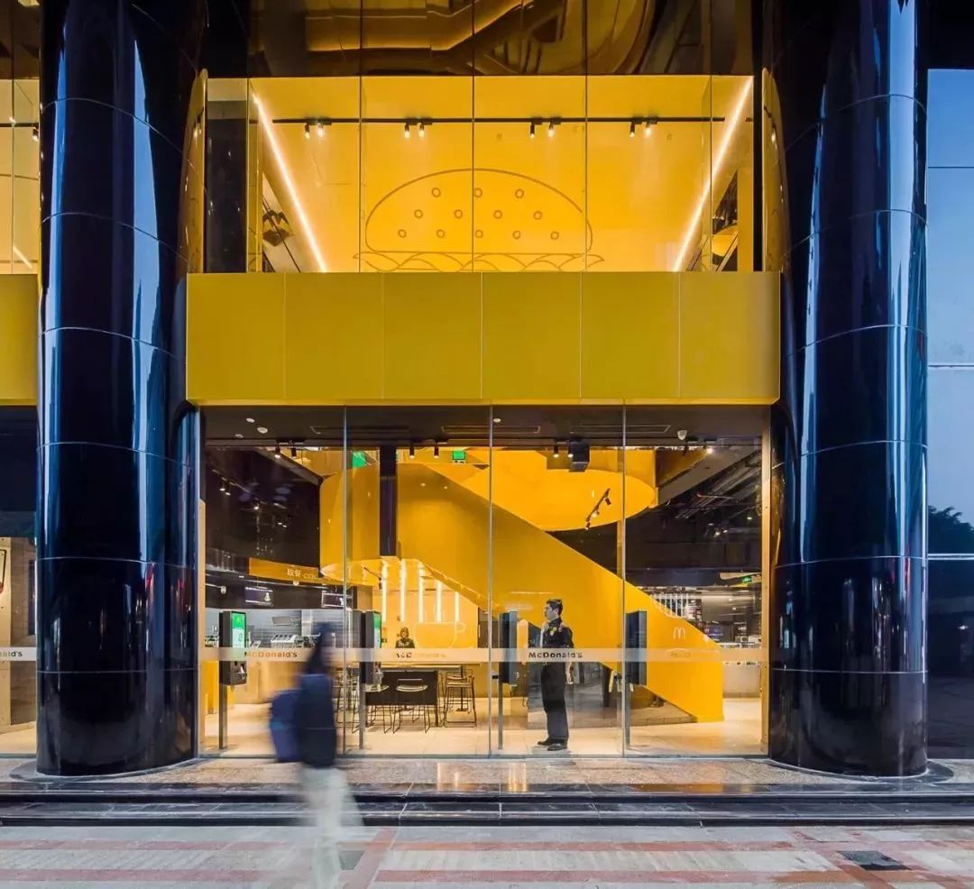 讀懂了麥當(dāng)勞、大家樂(lè)，也就讀懂了大眾餐飲的未來(lái)走向