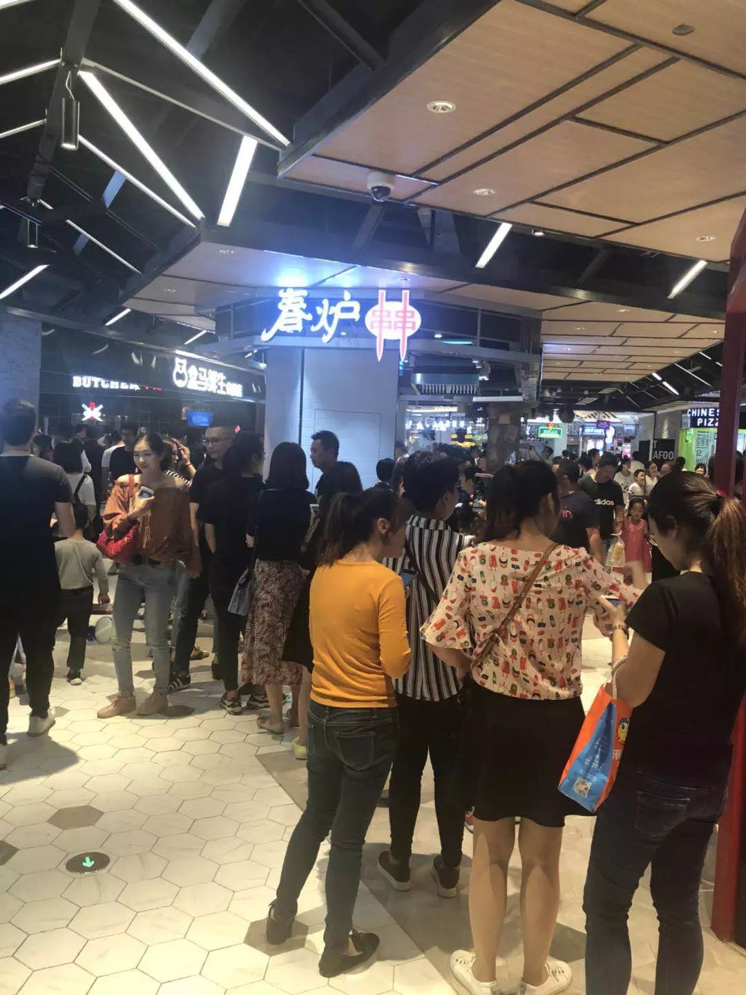 18平串店月營收60萬，3個月簽店300家，厲害了！|餐見