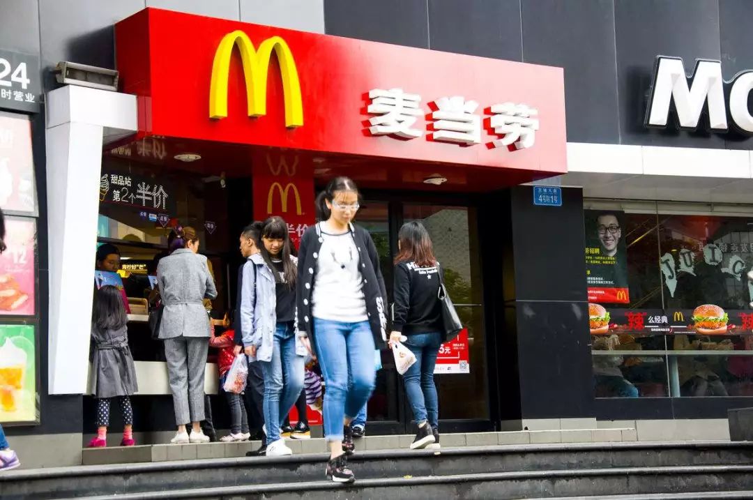 麥當(dāng)勞因多說(shuō)一句話，營(yíng)業(yè)額提升幾個(gè)億，干餐飲少了“套路”可不行！|干貨