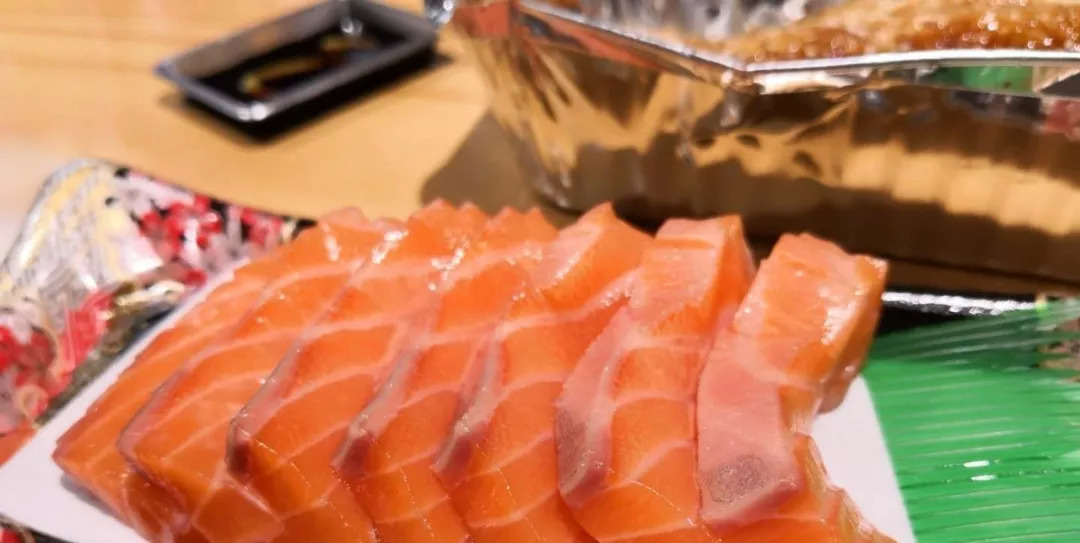 “猝死”的“壽司之神”， 又一個踩到“紅線”的網(wǎng)紅！ | 餐見