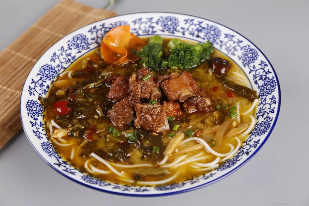 為什么摳門的餐飲老板容易賺大錢，大方的卻都關(guān)門了？