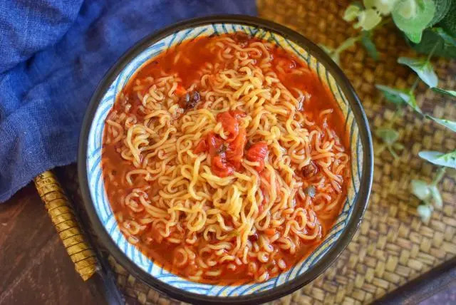 全面復(fù)工在即，泡面卻持續(xù)走紅，方便面何以占據(jù)C位？