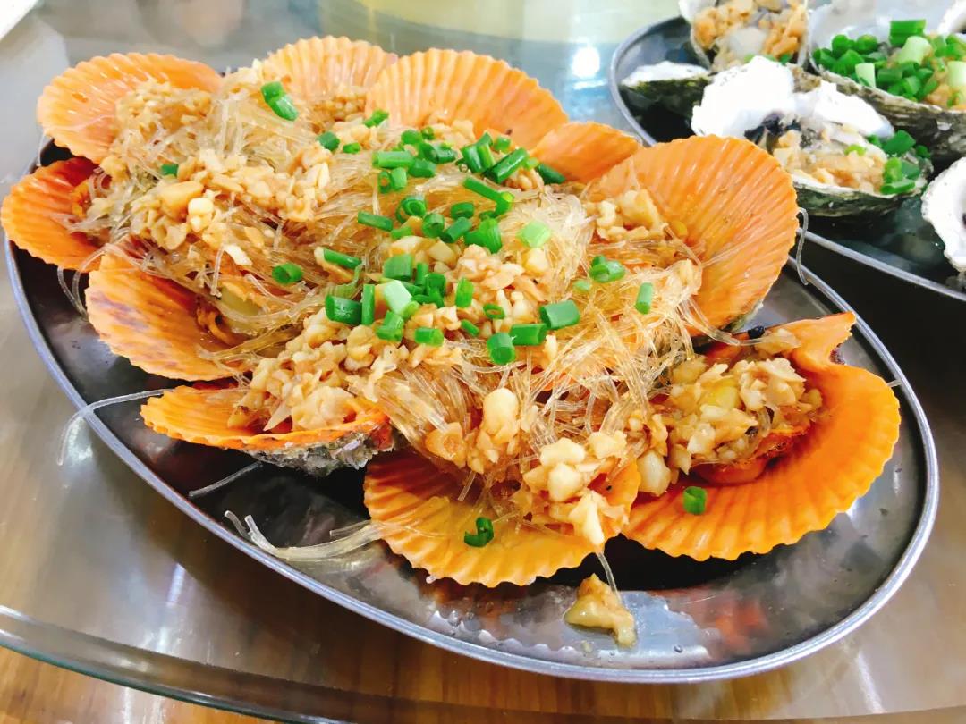 餐飲大事件201期｜瑞幸咖啡開賣口紅、面膜；必勝客或關(guān)店300家；海底撈進(jìn)軍“團(tuán)餐”|餐飲界