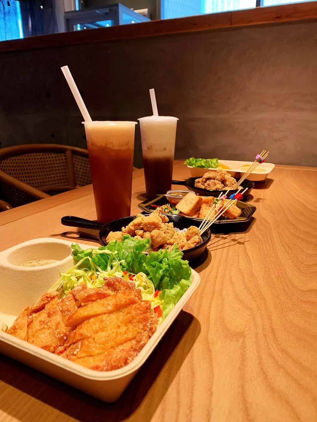 餐飲大事件223期 | 胡潤全球富豪榜發(fā)布，海底撈夫婦財(cái)富達(dá)2450億元、廣州酒家股東集體減持|餐飲界