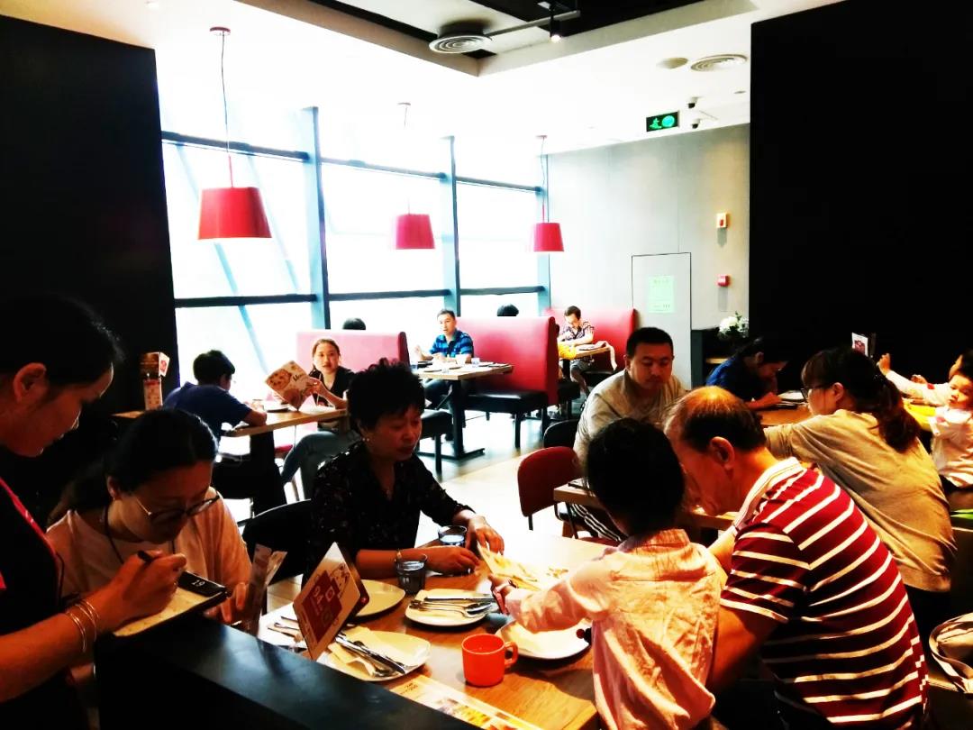 2021年春節(jié)餐飲消費大數(shù)據(jù):7天超8000億，“?！眲攀?！