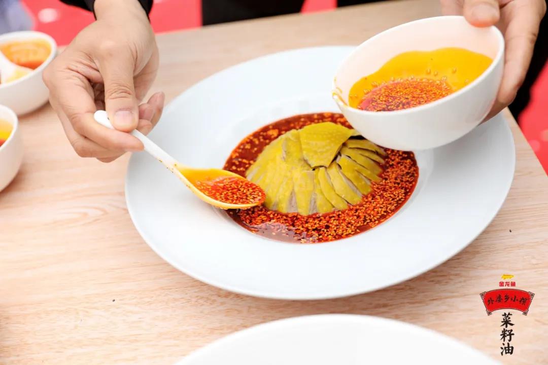  無辣不歡，看金龍魚外婆鄉(xiāng)小榨菜籽油如何打動(dòng)辣食愛好者的胃？