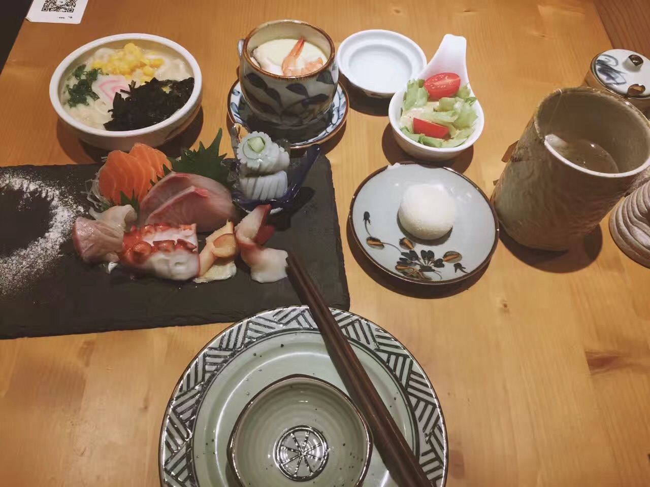 餐飲大事件234期 |小龍蝦被吃出1572項(xiàng)專利，智能剝蝦機(jī)一分鐘可剝1000只蝦|餐飲界