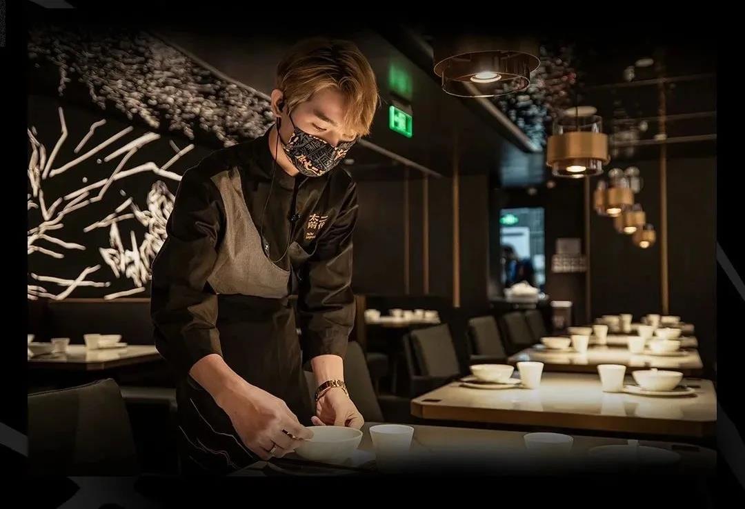 餐飲大事件236期 | 小龍蝦跌出歷史最低價、“太二”推川菜子品牌“太二前傳”、上海21家假CoCo被查|餐飲界