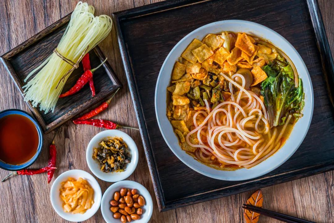 小吃大賽道，新進(jìn)入品牌如何破局？