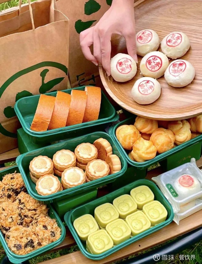 傳統(tǒng)烘焙閉店潮與新中式烘焙融資熱，千億級(jí)烘焙市場(chǎng)如何破局？