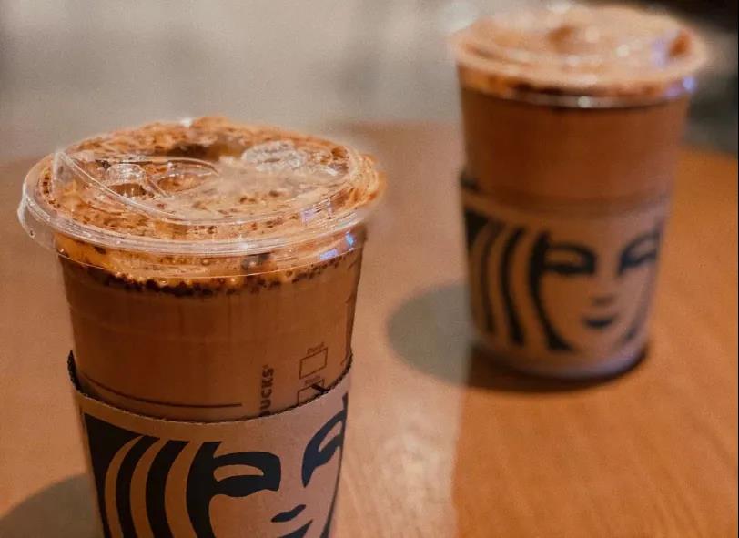 用咖啡收割中國(guó)市場(chǎng)？星巴克、瑞幸、Tims們的生死時(shí)速！