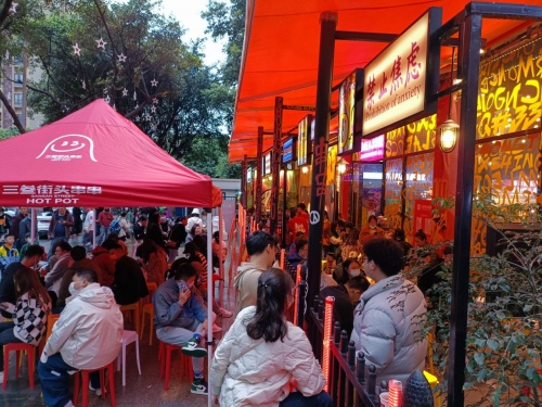 油炸噴香涮煮入味，看這家串串如何做到日排400+