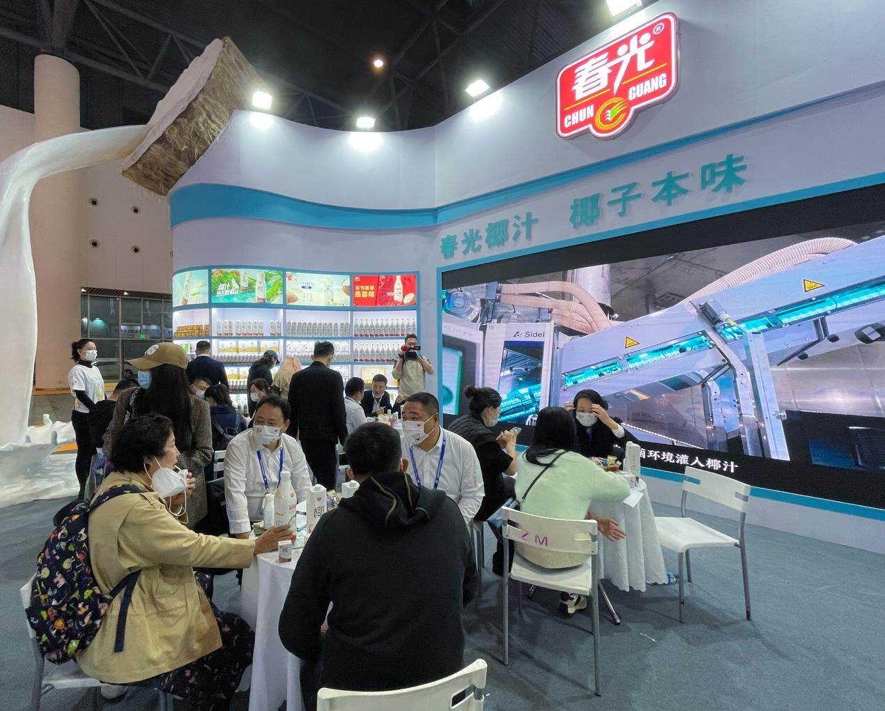 春光椰汁亮相2022糖酒會，打造中國椰味新高度