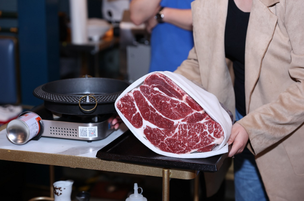 一緒舉辦第四屆和牛品鑒會(huì)，呈現(xiàn)美味關(guān)西風(fēng)壽喜燒|餐飲界