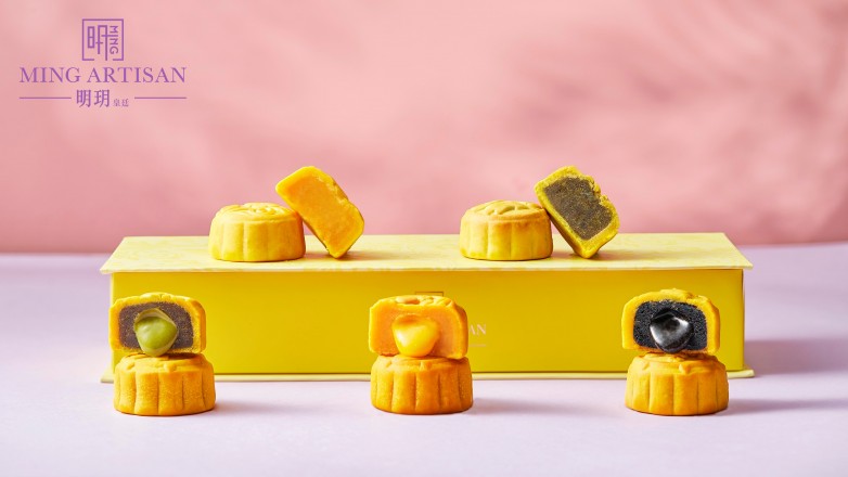 九月必做的一件事，就是帶明玥月餅回家過中秋！