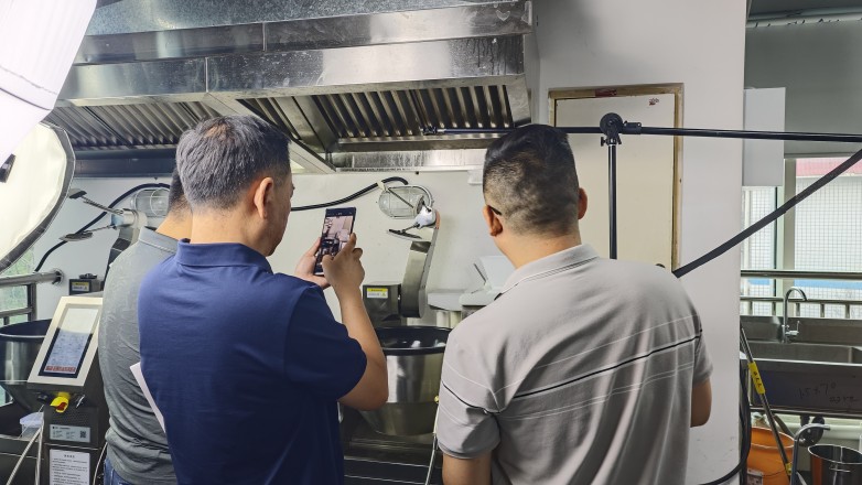 炒菜機(jī)器人席卷餐飲，預(yù)制菜迎來終結(jié)者？