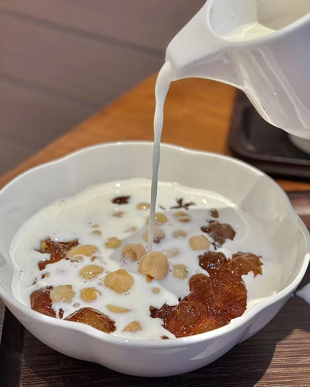 這杯麥記牛奶，怎么悄悄開遍了全國？