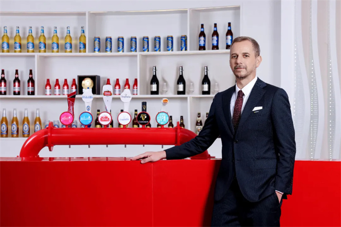 百威中國新總裁盛錦華“首秀”，高端啤酒巨頭接下來要怎么干？